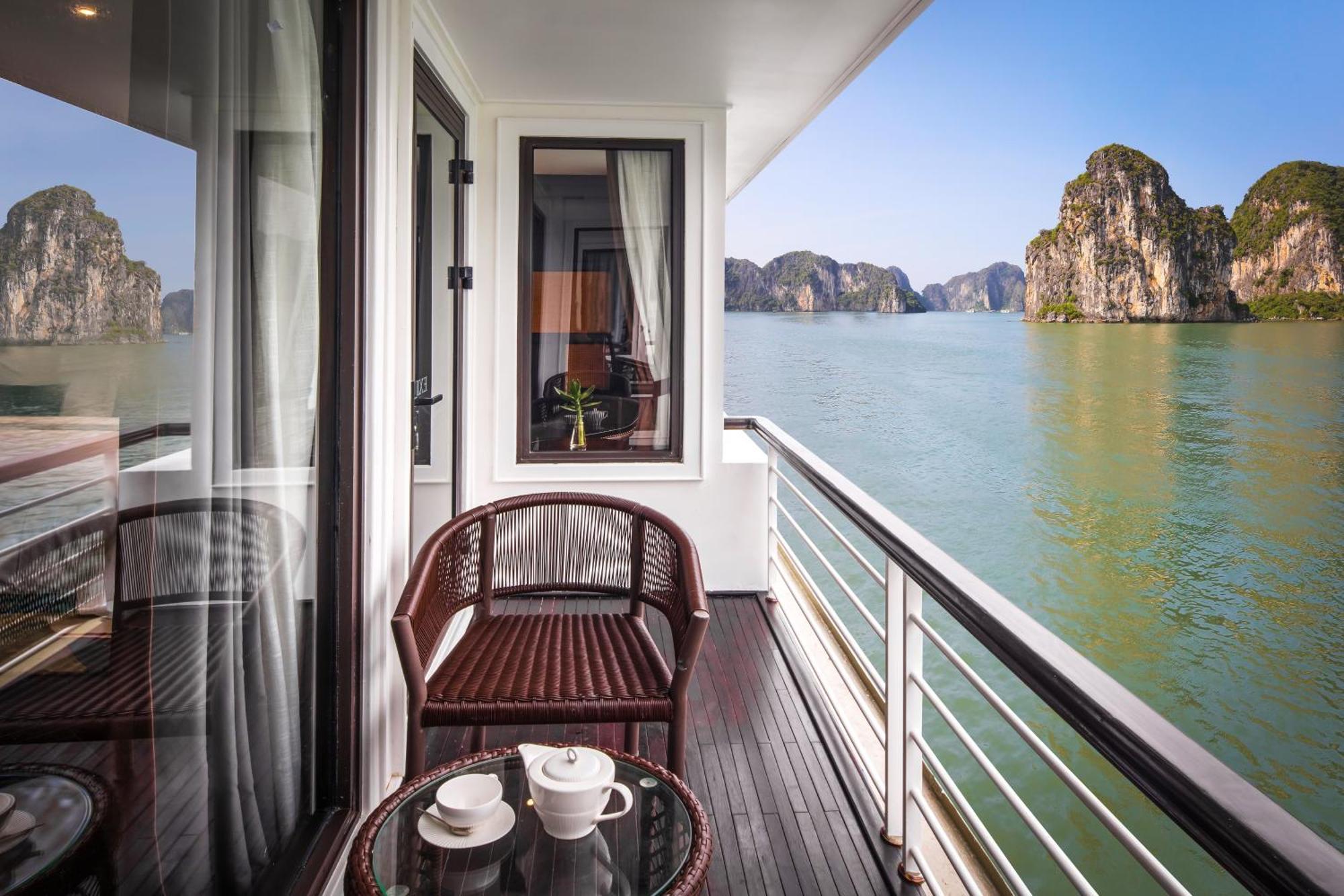 Ambassador Cruise Halong Bay Hotell Ha Long Exteriör bild